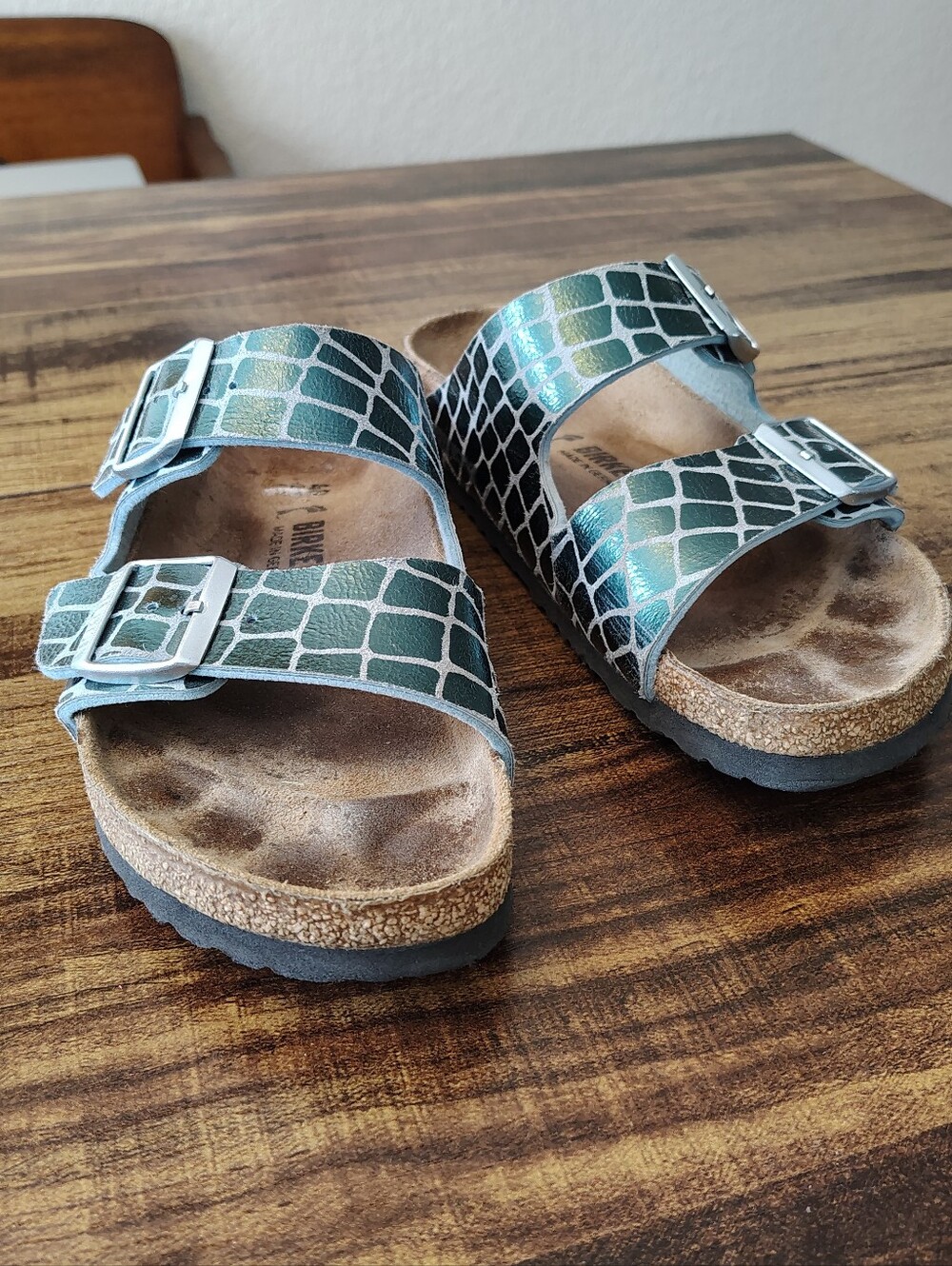 Birkenstock Arizona Gator Gleam sandals Ocean Breeze Woman 9 9.5 Men 7 7.5
